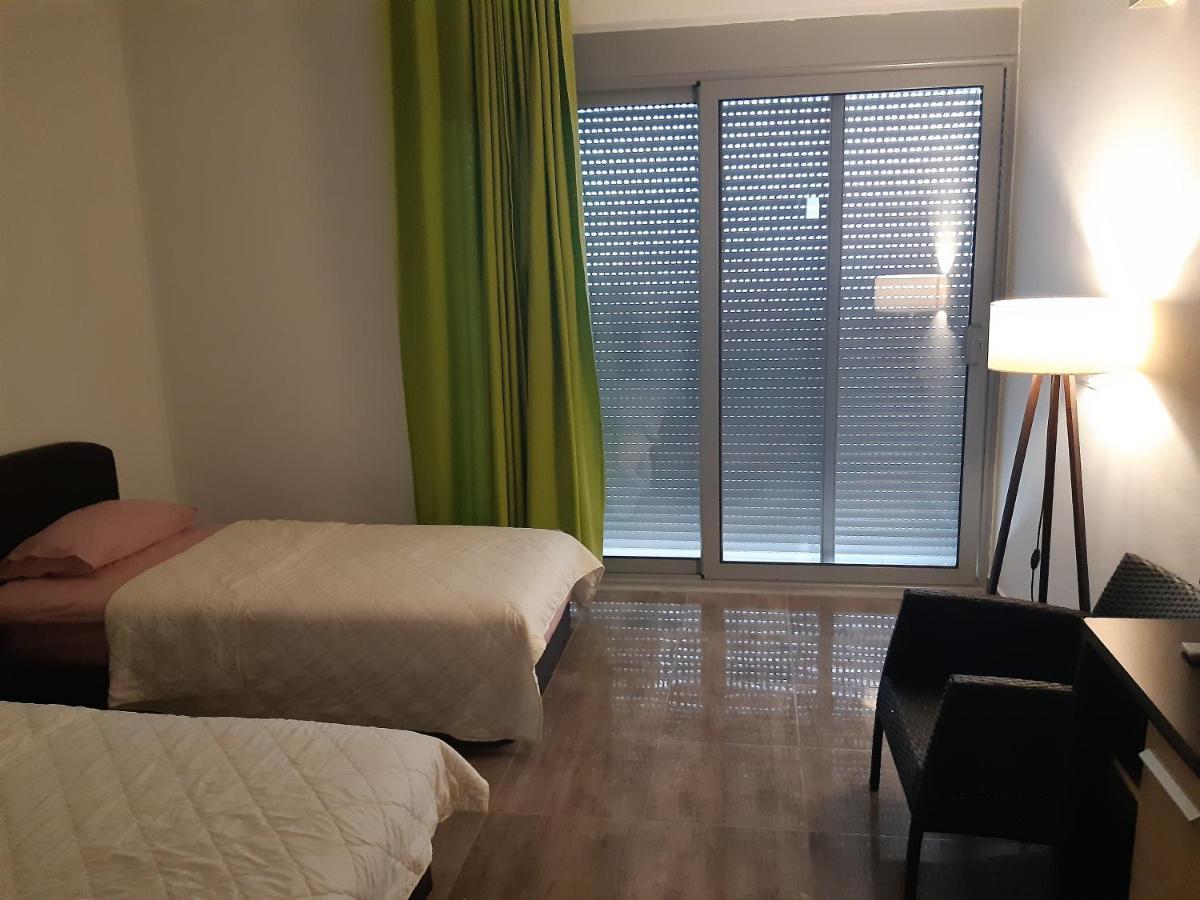 Zara Apartments 울친 외부 사진