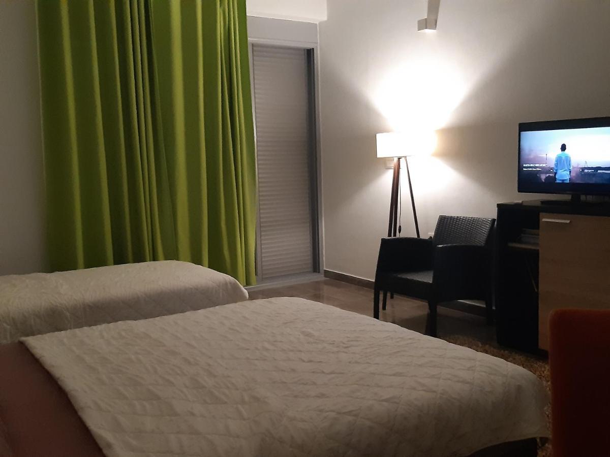 Zara Apartments 울친 외부 사진