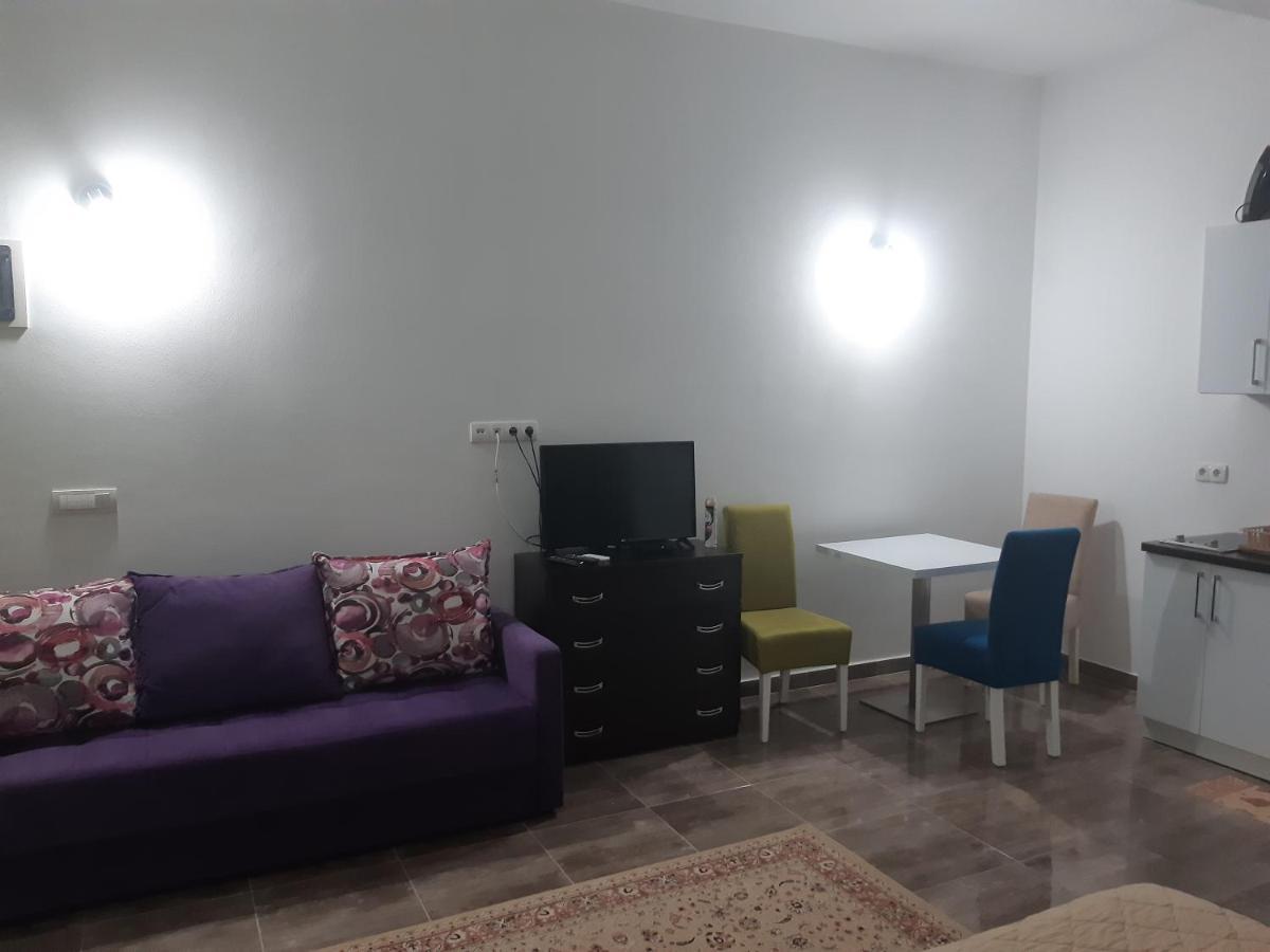 Zara Apartments 울친 외부 사진