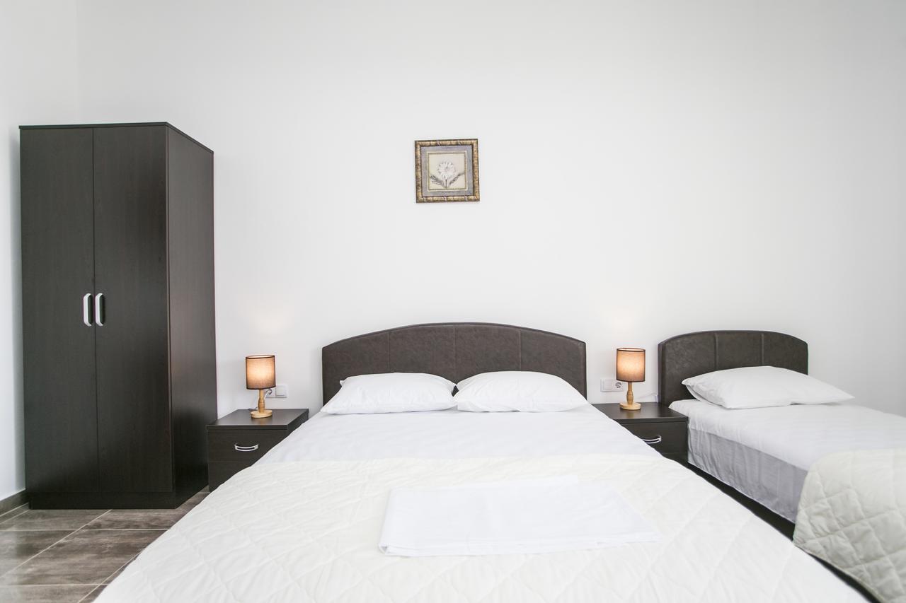 Zara Apartments 울친 외부 사진