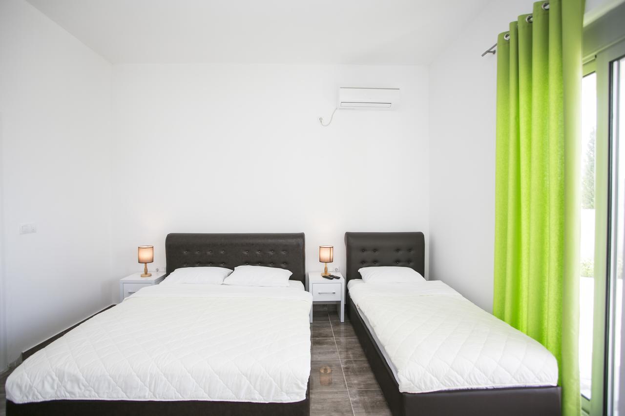 Zara Apartments 울친 외부 사진